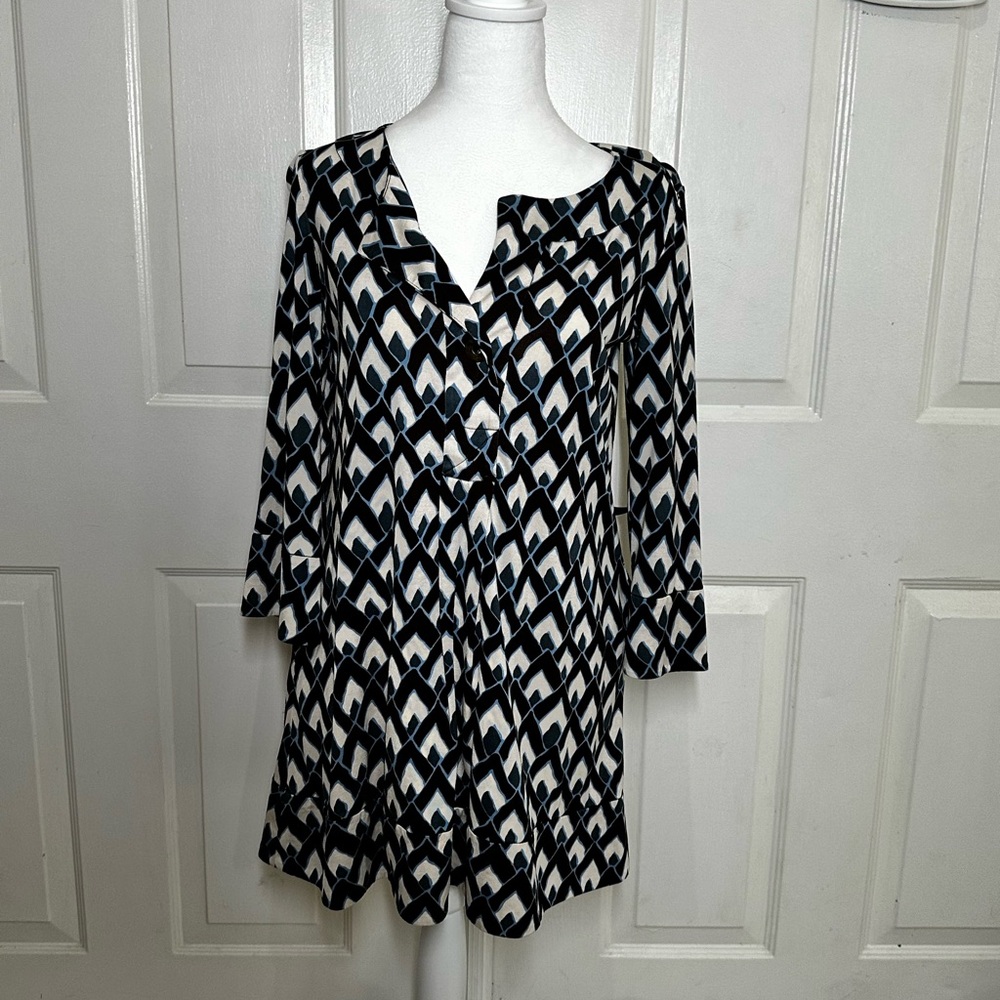 Diane von Furstenberg - tunic style dress  blue and white colored - size 6